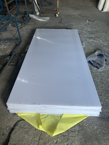 Tấm nhựa HDPE màu trắng